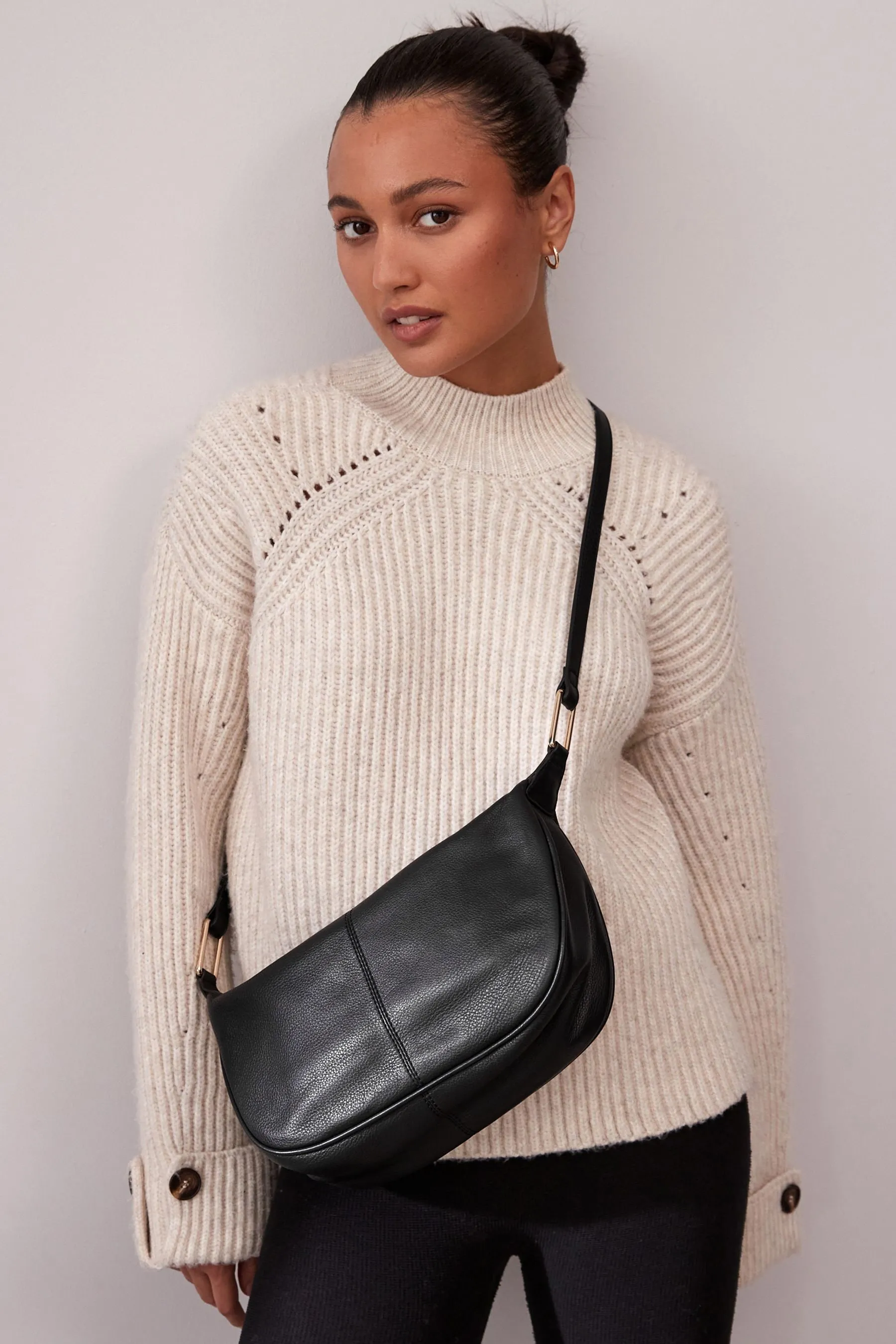Borsa in pelle con cinturino    