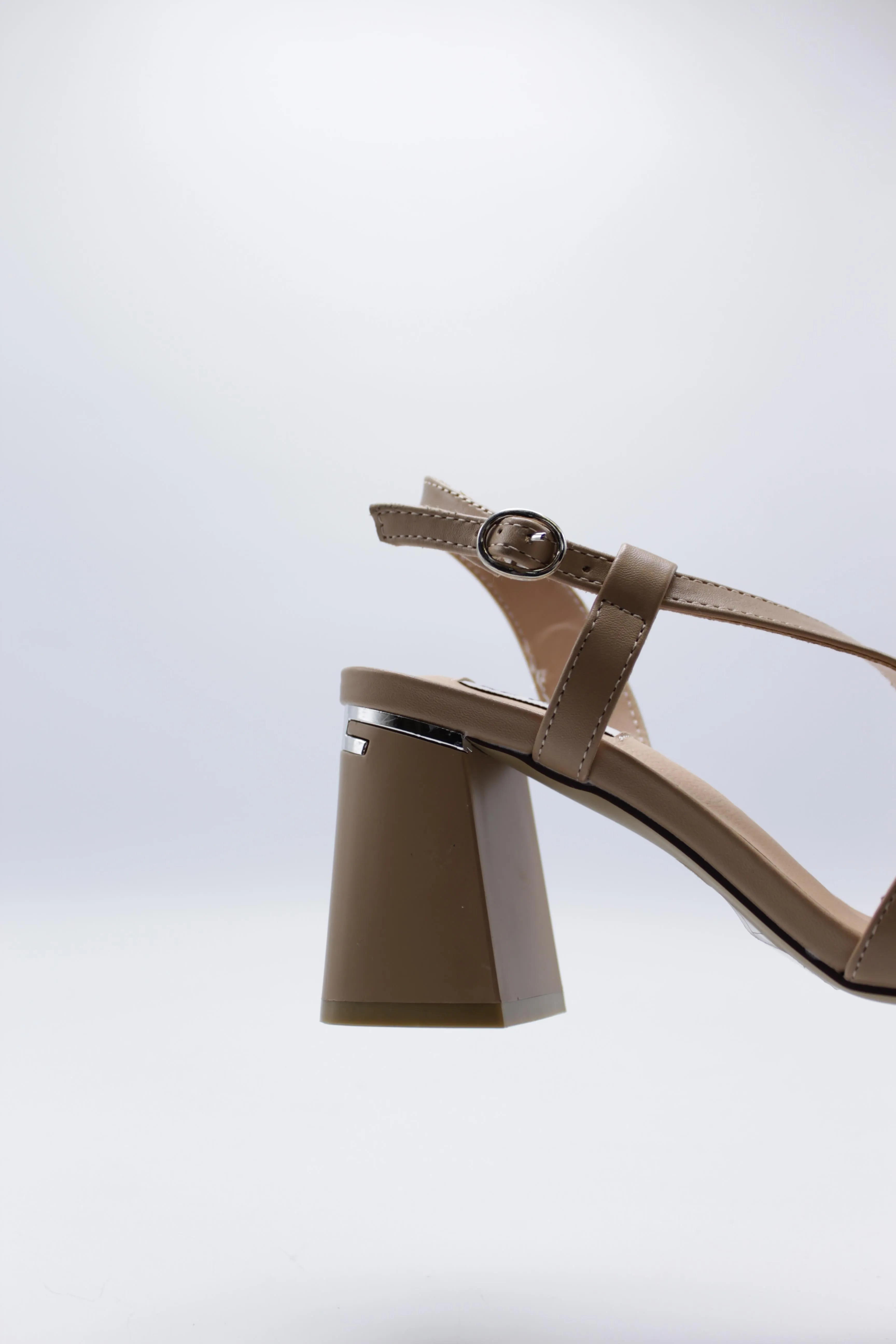 KEY'S Sandali con tacco Donna - Nude modello 9620