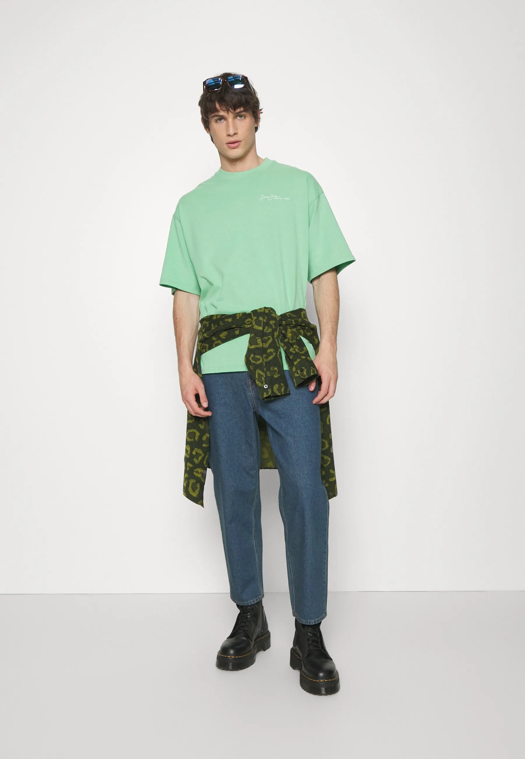 SCRIPT LOGO BACKPRINT PEACHED TEE - T-shirt con stampa