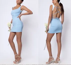 Vestito elasticizzato dietro scollato